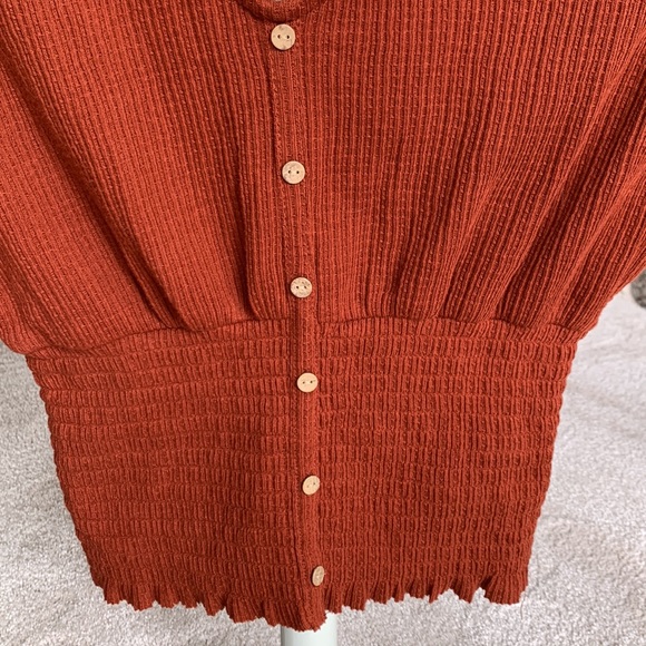 Mudd, rust colored top. - Picture 2 of 6